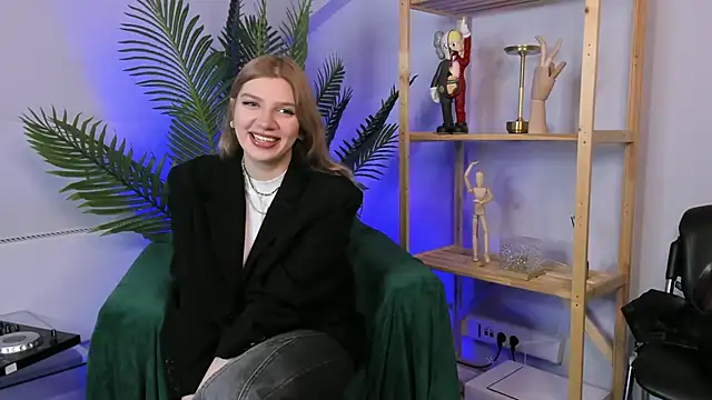 Snapshot of GloriaCwik chatting on April 10, 1:49 pm GloriaCwik online show from April 10, 1:49 pm