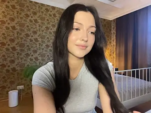 Snapshot of Miley_Shine chatting on April 11, 1:15 pm Miley Shine online show from April 11, 1:15 pm