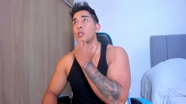 Snapshot of alangreek1 chatting on April 10, 1:55 am alangreek1 online show from April 10, 1:55 am