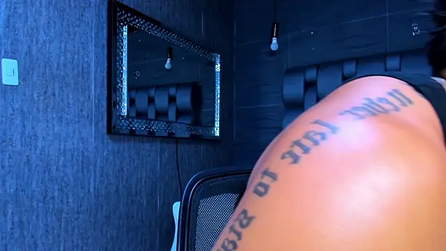 Snapshot of alangreek1 chatting on April 11, 10:58 pm alangreek1 online show from April 11, 10:58 pm