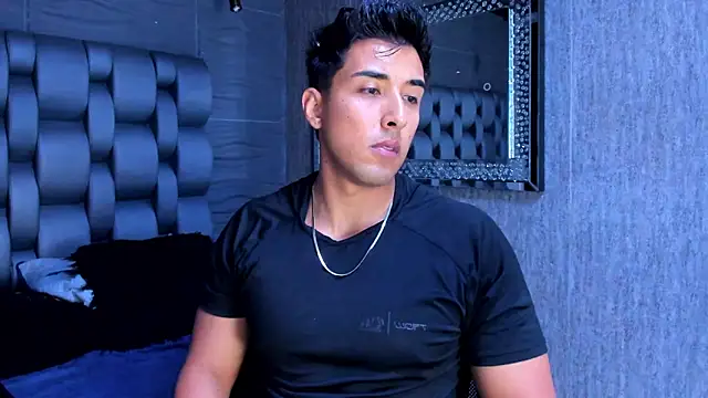 Snapshot of alangreek1 chatting on April 19, 2:11 am alangreek1 online show from April 19, 2:11 am