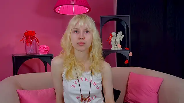 HannahHollis online show from May 7, 6:19 am