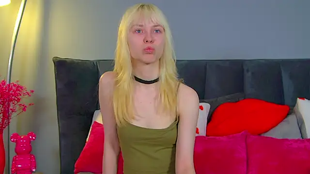 HannahHollis online show from May 13, 6:22 am