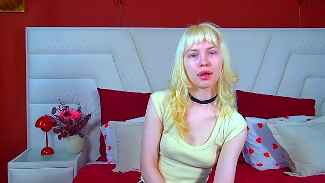HannahHollis online show from May 26, 6:20 am