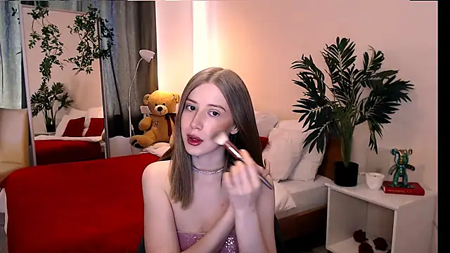 cheeky chick online show from June 1, 1:35 pm