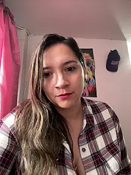 Snapshot of belucci_vale chatting on April 9, 12:32 pm belucci vale online show from April 9, 12:32 pm