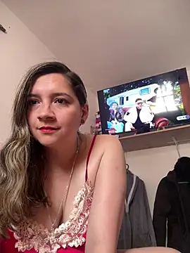 Snapshot of belucci_vale chatting on April 14, 2:45 pm belucci vale online show from April 14, 2:45 pm