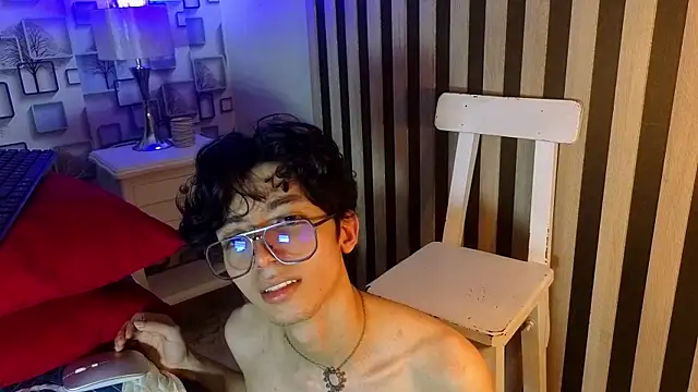 Twink Sebas7 online show from April 15, 7:58 pm