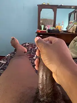 Snapshot of YourfavDick04 chatting on April 15, 6:20 am YourfavDick04 online show from April 15, 6:20 am