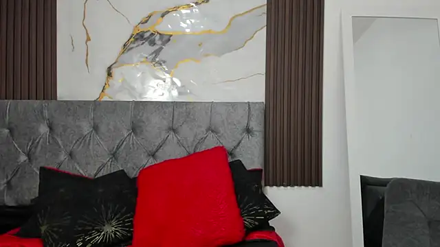 Snapshot of emma_harris01 chatting on April 11, 7:07 pm emma harris01 online show from April 11, 7:07 pm