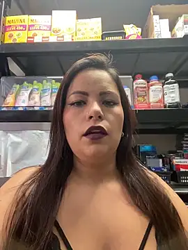 Snapshot of MIA_ROSSEEE chatting on June 16, 8:00 pm MIA ROSSEEE online show from June 16, 8:00 pm