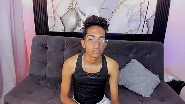 triiangel latinboy online show from May 22, 12:44 pm