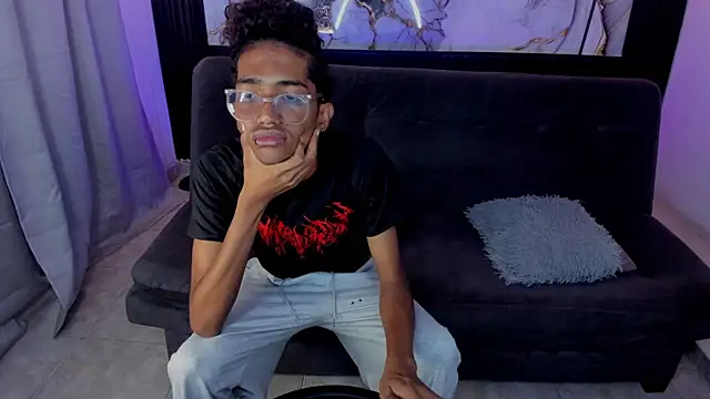triiangel latinboy online show from May 27, 12:57 pm