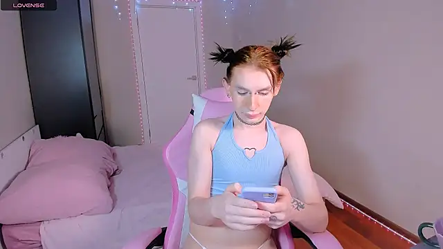 Mikaella Nicole online show from April 11, 8:24 pm