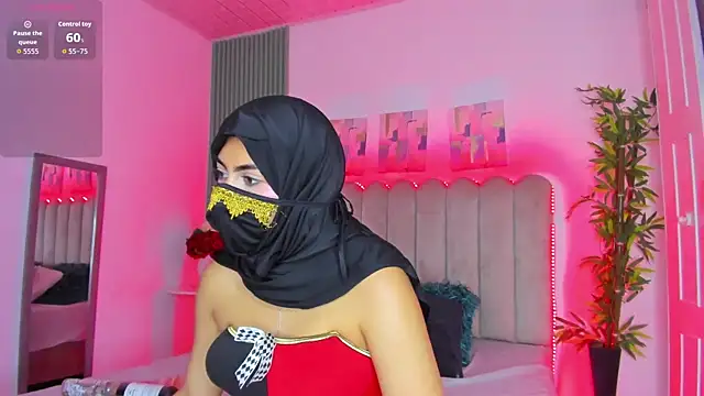 Snapshot of Layla_amirah chatting on May 5, 3:03 am Layla amirah online show from May 5, 3:03 am