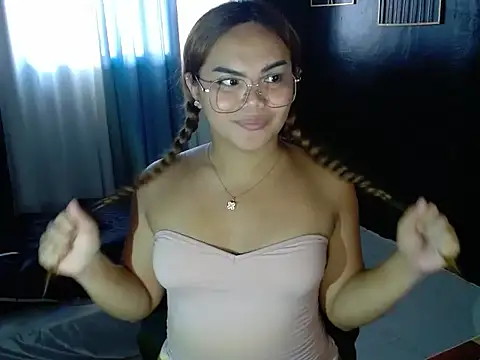 Kylie mortel online show from April 9, 4:01 am