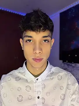 RoughDiamond  online show from April 13, 5:35 am