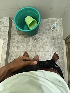 Snapshot of _younger_couples_ chatting on April 14, 9:32 pm younger couples online show from April 14, 9:32 pm