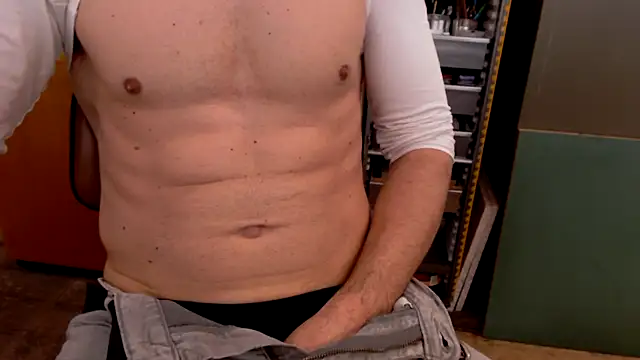 Blackandblue2000 online show from April 16, 8:04 am