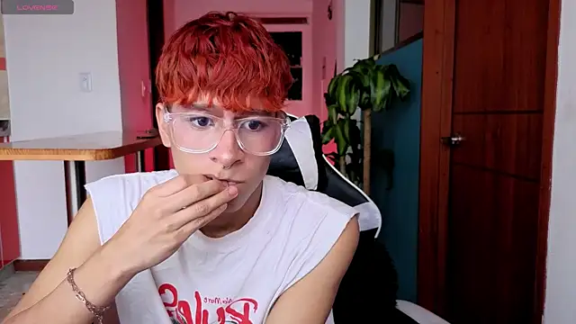 Ryan y tony online show from April 13, 2:11 pm