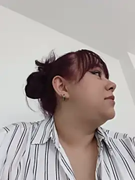 AliceScoot  online show from July 21, 9:39 pm