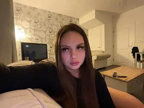 Snapshot of ellmaixo chatting on April 10, 11:09 pm ellmaixo online show from April 10, 11:09 pm