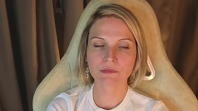 angelina wings online show from April 15, 10:21 pm