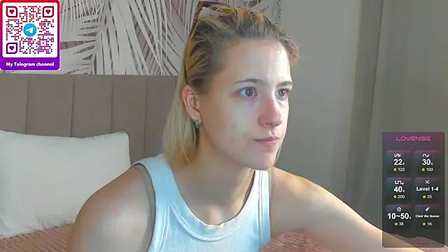 Snapshot of Lizzyvega chatting on May 14, 1:56 am Lizzyvega online show from May 14, 1:56 am