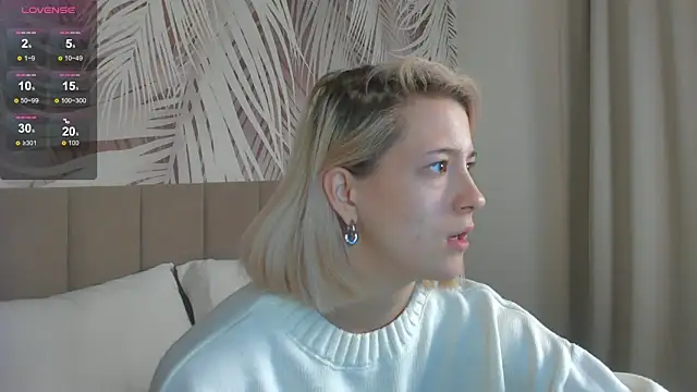 Snapshot of Lizzyvega chatting on May 24, 2:05 am Lizzyvega online show from May 24, 2:05 am