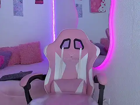 Snapshot of anisha_vela chatting on April 10, 4:12 pm anisha vela online show from April 10, 4:12 pm