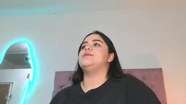 laurenlaine online show from May 17, 10:39 pm