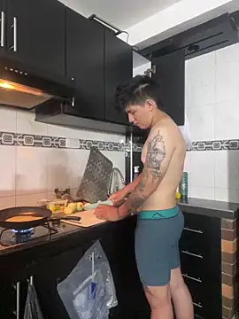 AAROON SCOTT online show from April 11, 3:05 pm