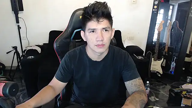 AAROON SCOTT online show from April 12, 1:16 pm