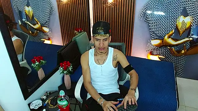 Skinny cute Alyer online show from May 26, 2:18 am