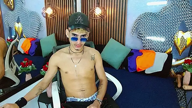 Skinny cute Alyer online show from May 31, 2:20 am