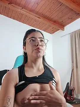 Iam eli09 online show from April 14, 10:38 pm