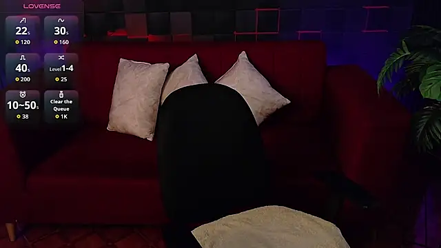 Snapshot of Emily_Cherry_ chatting on August 6, 2:30 pm Emily Cherry online show from August 6, 2:30 pm
