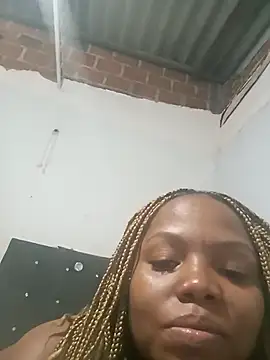 yeimilanegra online show from April 17, 5:10 am