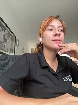 Snapshot of YamelBloom chatting on July 17, 4:01 pm YamelBloom online show from July 17, 4:01 pm
