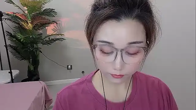 Yunxi- online show from April 18, 1:37 pm