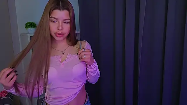 DelenaRines online show from April 17, 6:49 am