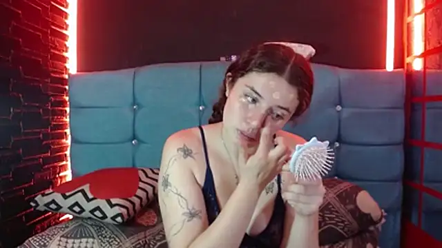 Snapshot of Cherry_Boom18 chatting on May 9, 7:19 pm Cherry Boom18 online show from May 9, 7:19 pm