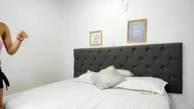 Isabella-Rose1 online show from April 13, 8:14 pm