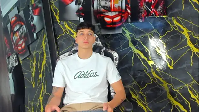 Snapshot of eithan_boy_ chatting on April 16, 12:06 pm eithan boy online show from April 16, 12:06 pm