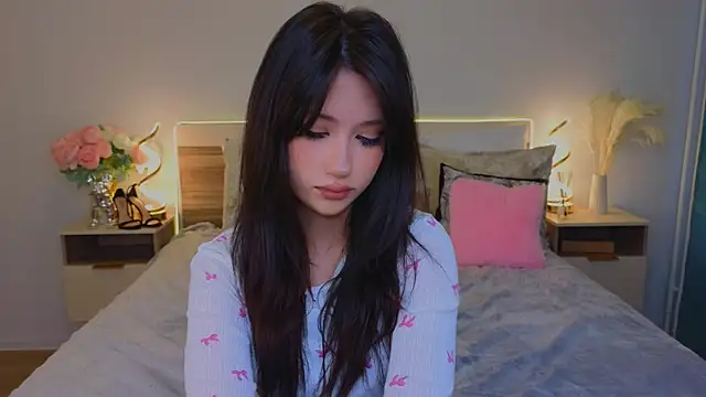 BrianaSteels online show from April 29, 6:28 am