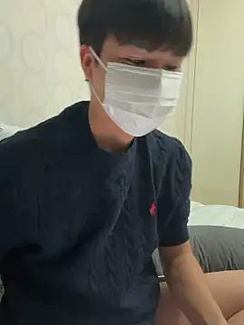 xezie online show from April 14, 12:00 pm