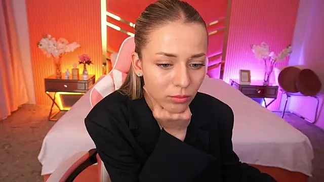 DoveLovee online show from May 18, 12:55 pm