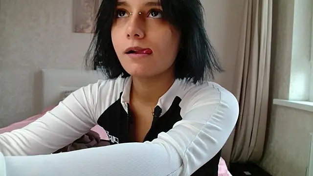 The Slutty Fox online show from June 12, 1:43 pm