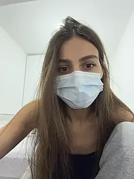  Mia L  online show from April 12, 9:20 pm