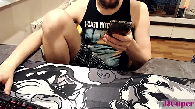 Snapshot of JJCuper chatting on April 22, 2:40 pm JJCuper online show from April 22, 2:40 pm